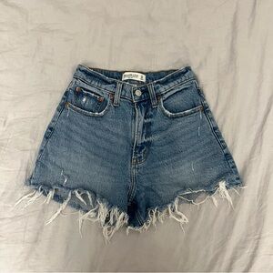 90’s Relaxed Cutoff Short (Curve love)